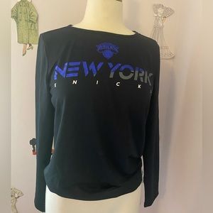 NY Knicks black long sleeve shirt Sz M